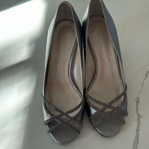 Beautiful leather shoes pewter color with tiny crystal stones. Size 8.5b